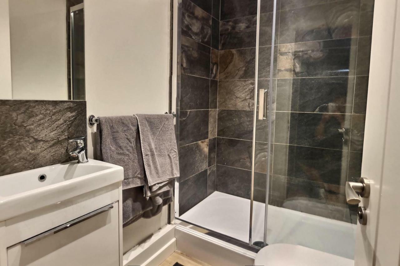 Home-From-Home - Self Catering Garden Apartment, Waterlooville Extérieur photo