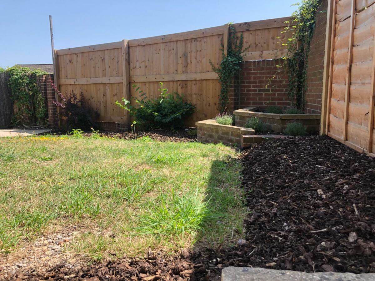 Home-From-Home - Self Catering Garden Apartment, Waterlooville Extérieur photo